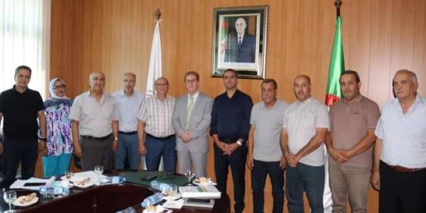 مدير جامعة بسكرة الأستاذ محمود دبابش يشارك في أشغال الاجتماع التنسيقي الثاني تحضيرا لفتح أبواب ملحقتي العلوم الطبية على مستوى جامعتي بسكرة و أم البواقي للسنة الجامعية 2023-2024