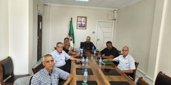 مشاركة طاقم التسيير بجامعة بسكرة في الندوة الوطنية للجامعات